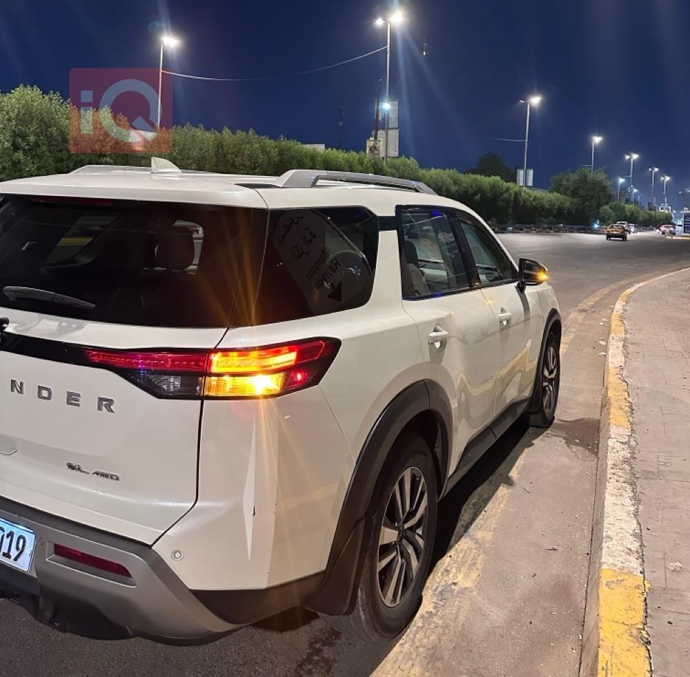 نیسان پاسفایندەر